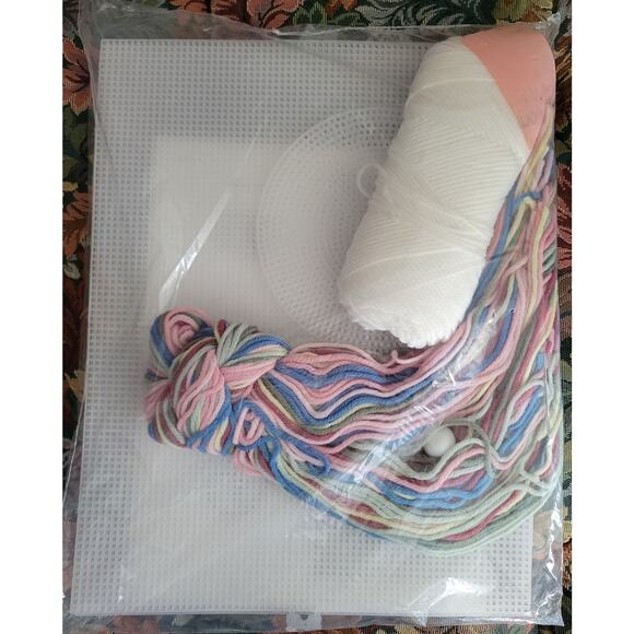 Mary Maxim Needlepoint Bath Set #47066 set makes a set of 3 - Picture 3 of 3